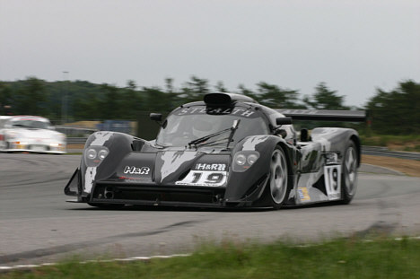 Denne Stealth B6 vil med stor sandsynlighed komme til at drille Porscher og Aquila'er til Åbningsløbet.